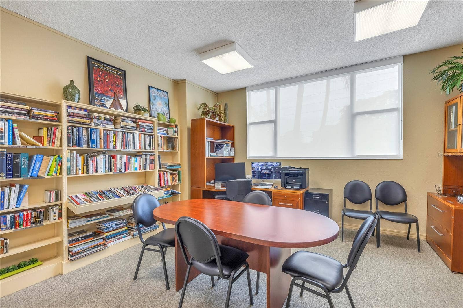 700 BEACH DRIVE NE, #201, St Petersburg, FL 33701 Library
