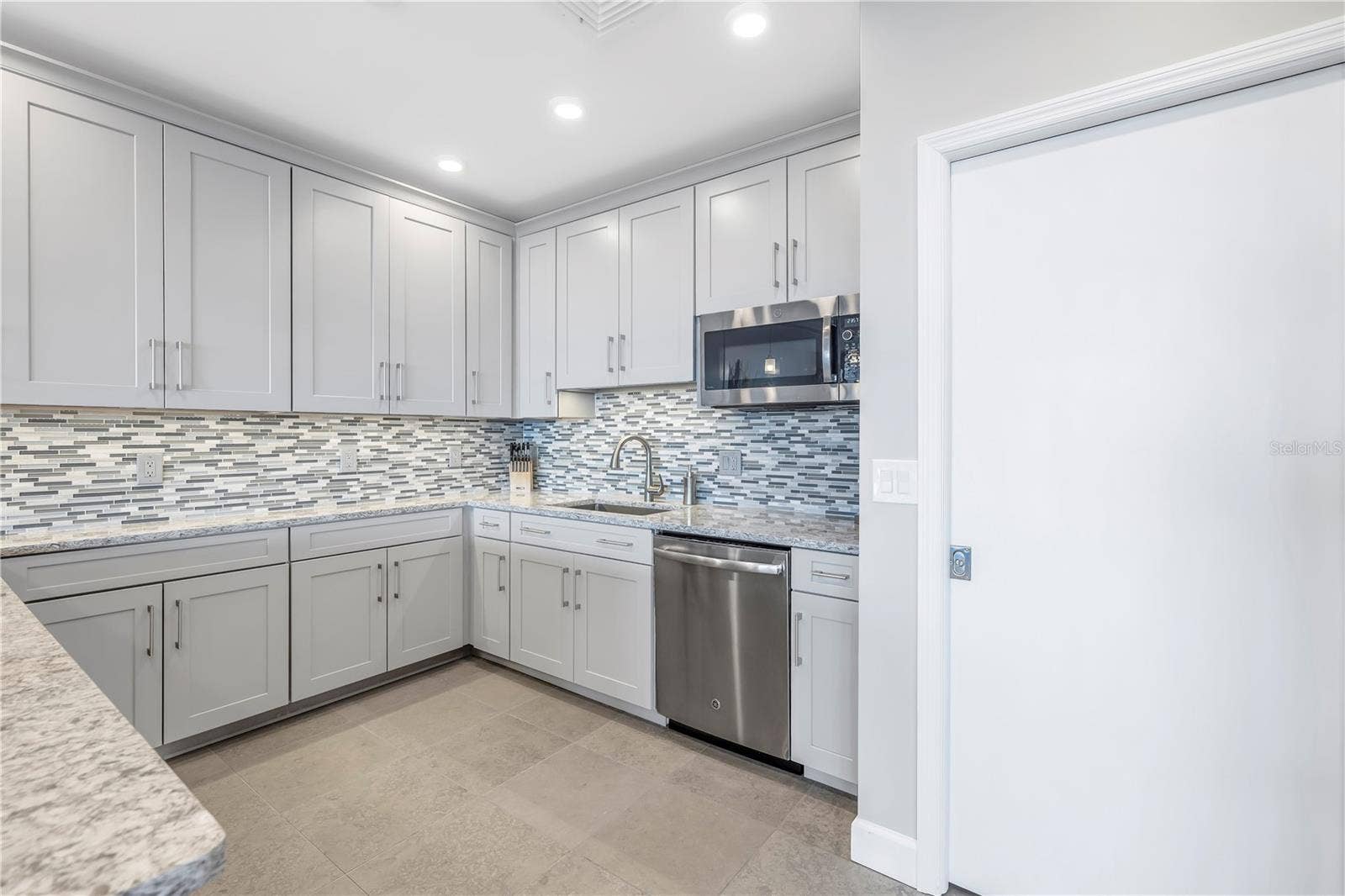 700 BEACH DRIVE NE, #201, St Petersburg, FL 33701 700 BEACH DRIVE NE, #201, St Petersburg, FL 33701