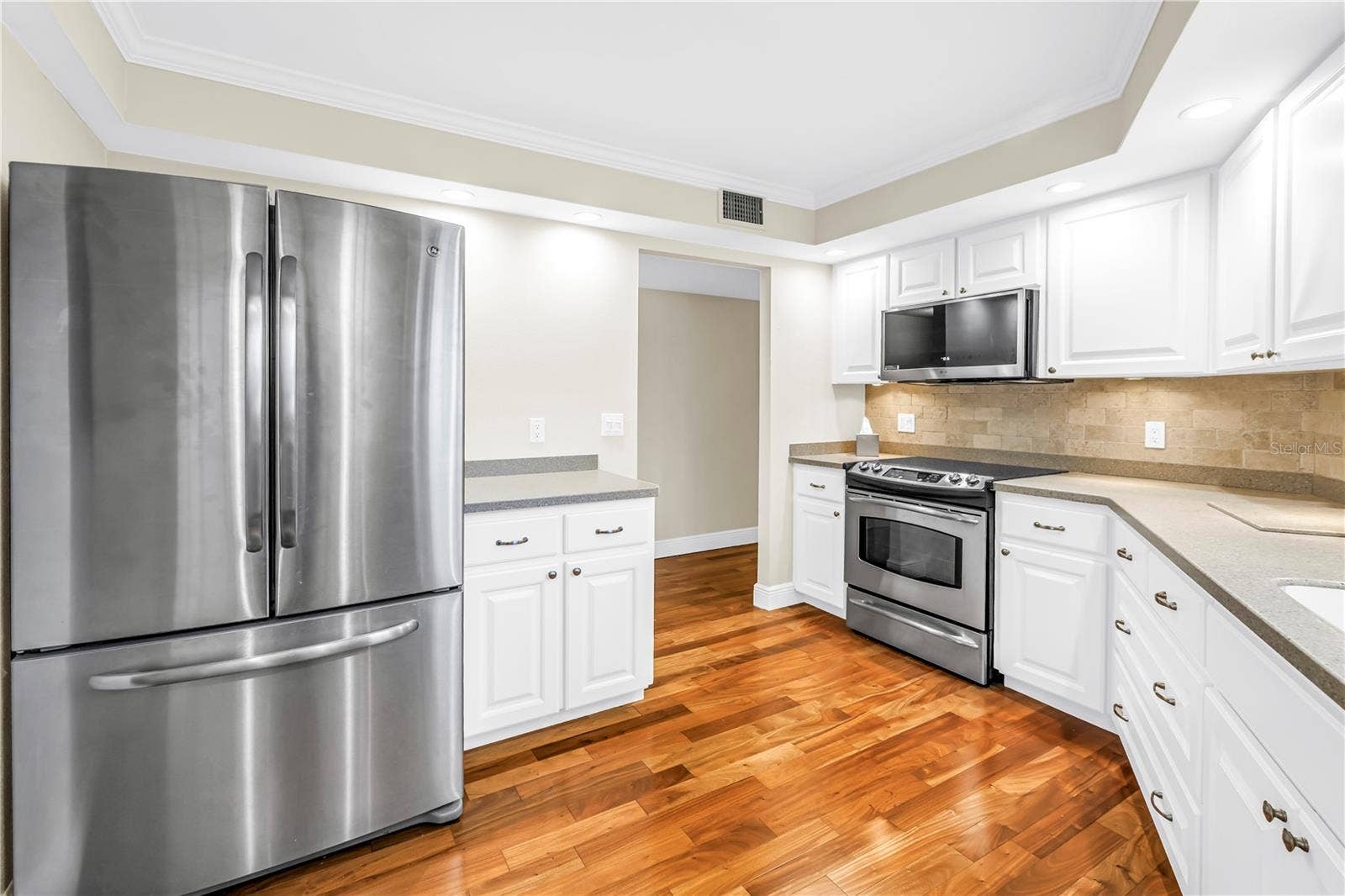 700 BEACH DRIVE NE, #201, St Petersburg, FL 33701 Kitchen