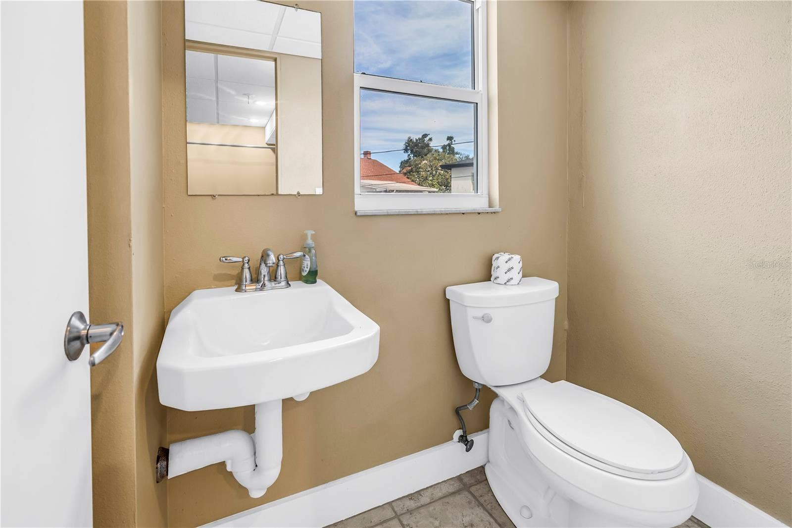 700 BEACH DRIVE NE, #201, St Petersburg, FL 33701 Laundry Room Bath