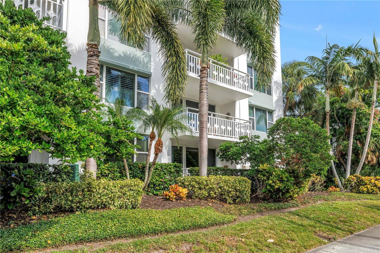 700 BEACH DRIVE NE, #201, St Petersburg, FL 33701 Facade of 2nd Floor Unit