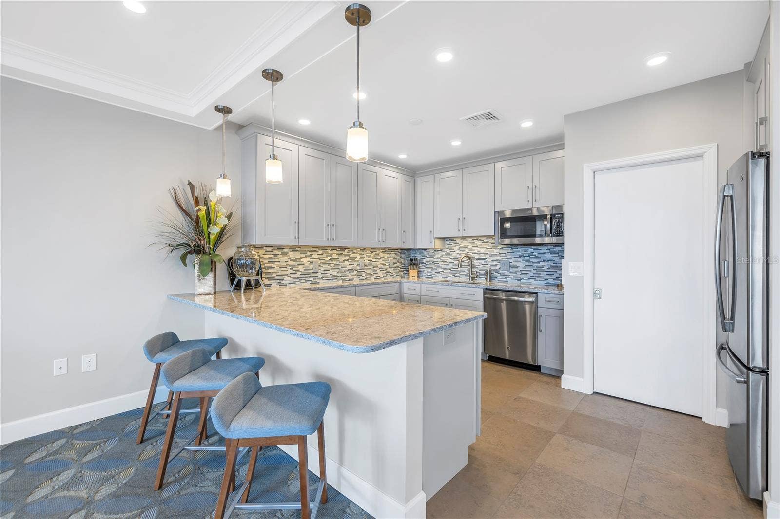 700 BEACH DRIVE NE, #201, St Petersburg, FL 33701 700 BEACH DRIVE NE, #201, St Petersburg, FL 33701