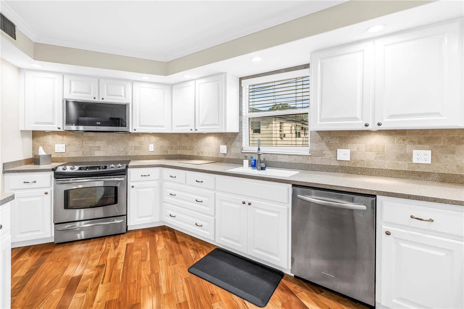 700 BEACH DRIVE NE, #201, St Petersburg, FL 33701 Kitchen