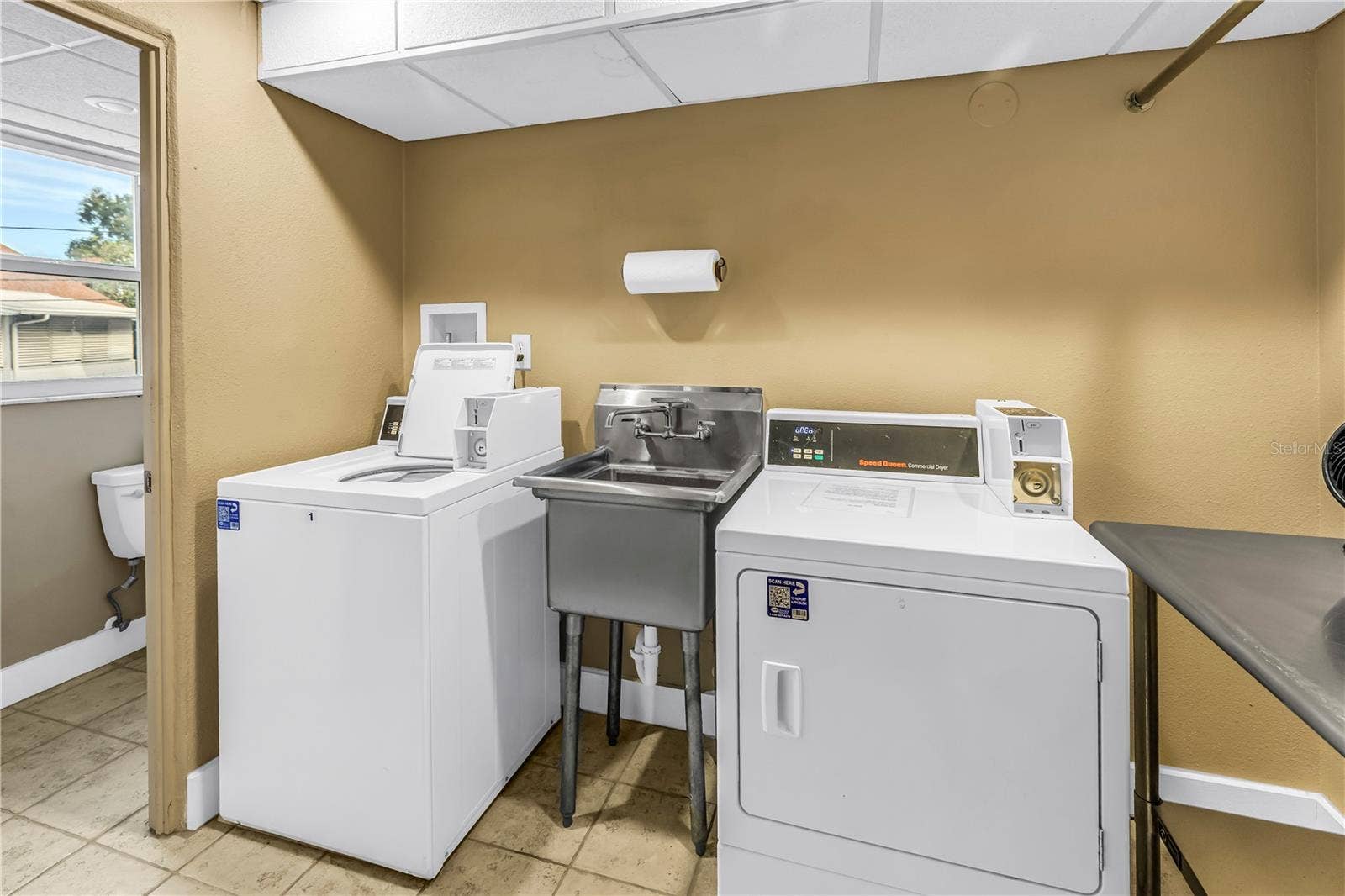 700 BEACH DRIVE NE, #201, St Petersburg, FL 33701 Laundry Room