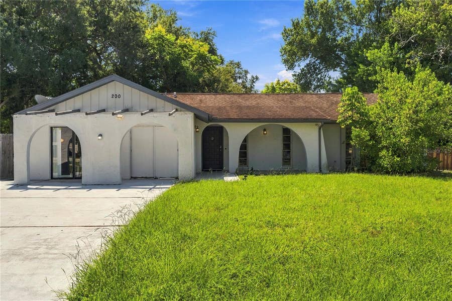 Property photo for 200 TWIN LAKE DRIVE, Largo, FL