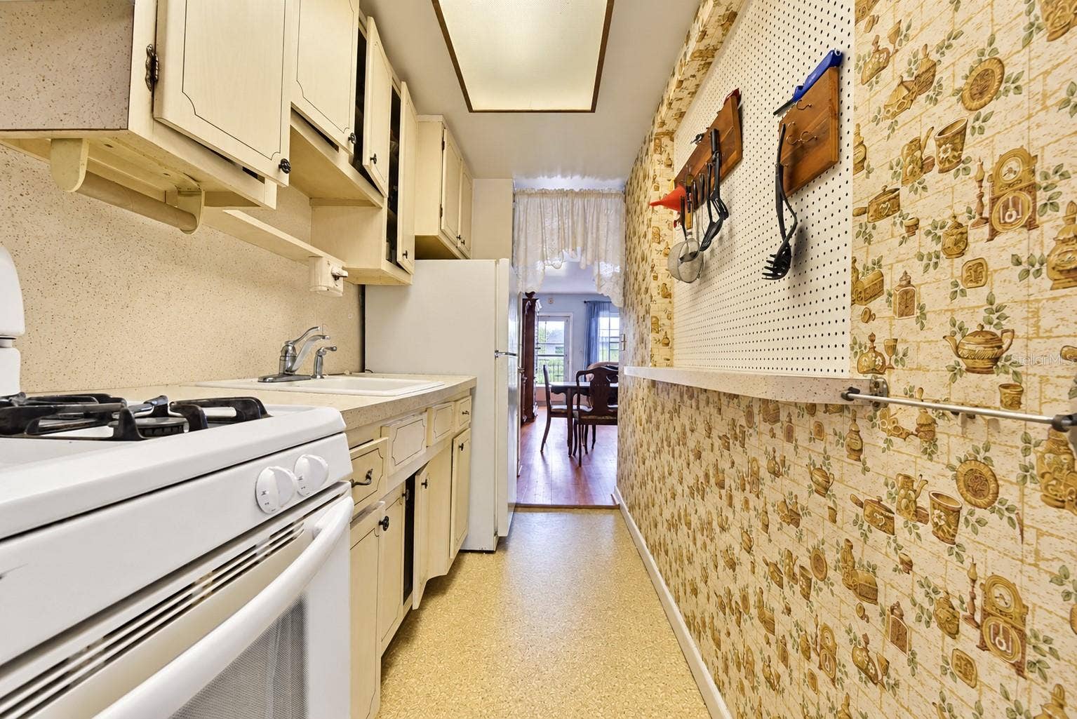5940 21ST STREET N, #11, St Petersburg, FL 33714 5940 21ST STREET N, #11, St Petersburg, FL 33714