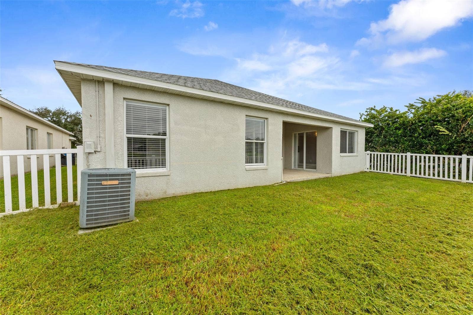 19009 FISHERMANS BEND DRIVE, Lutz, FL 33558