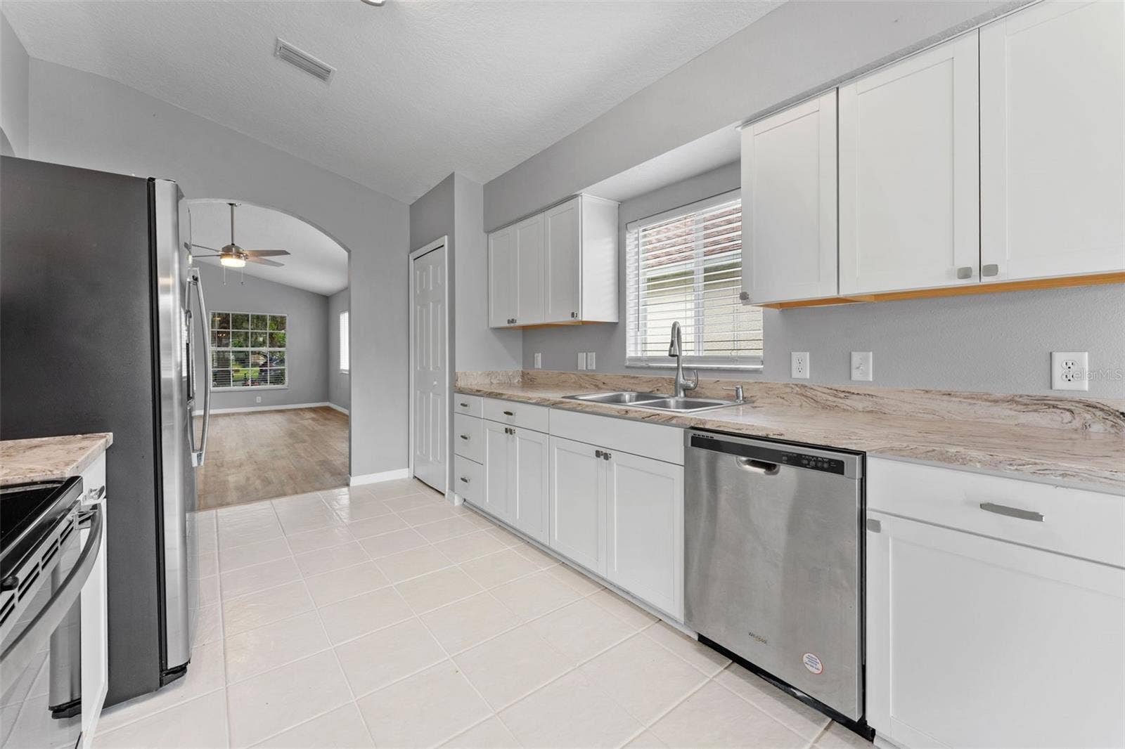19009 FISHERMANS BEND DRIVE, Lutz, FL 33558