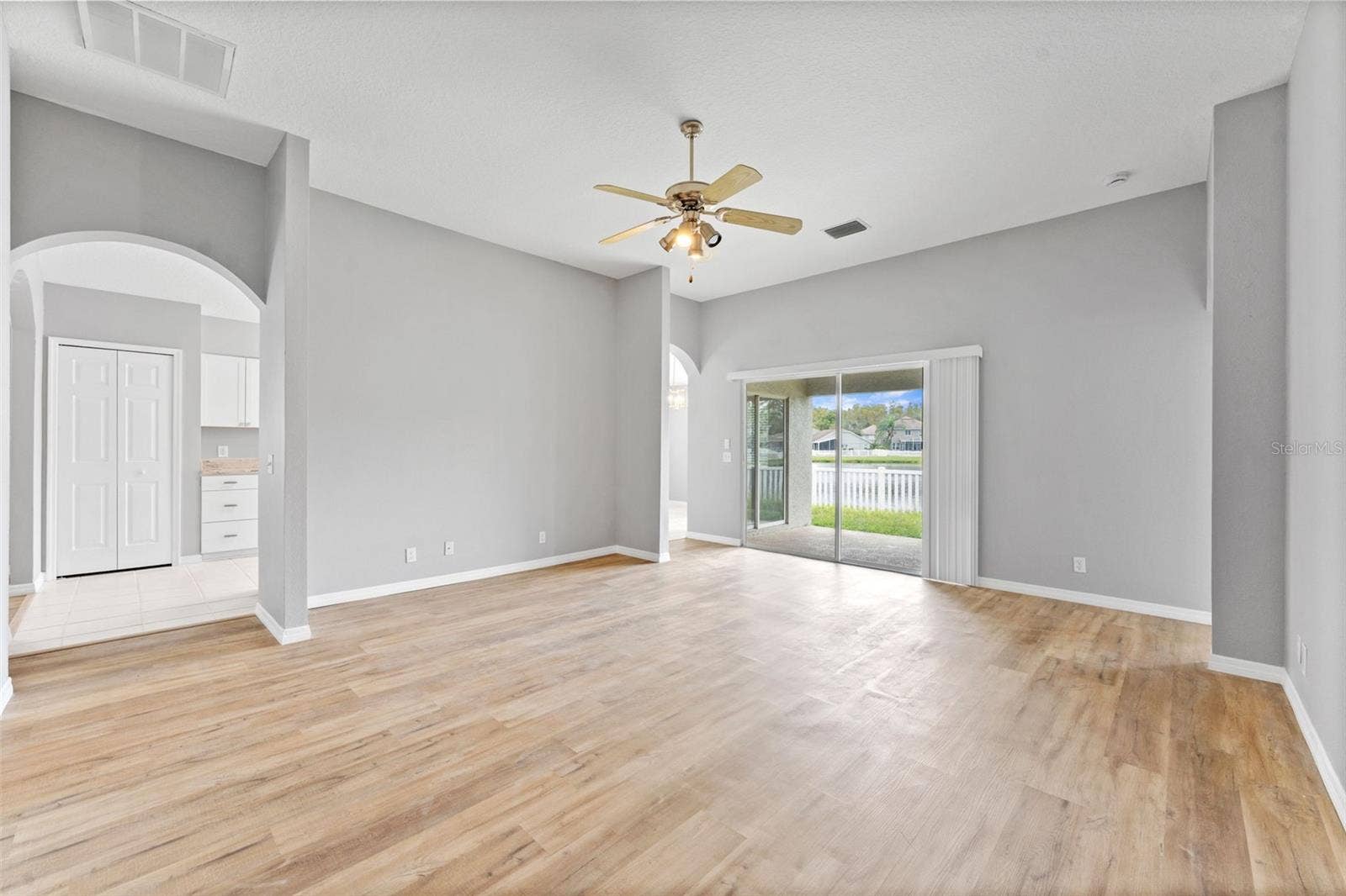 19009 FISHERMANS BEND DRIVE, Lutz, FL 33558