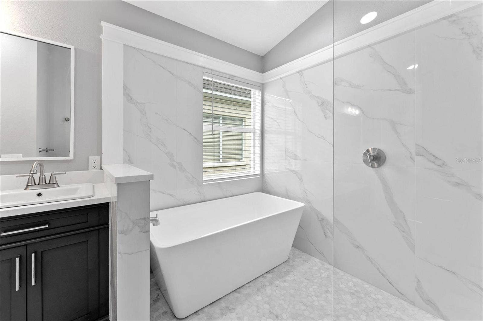 19009 FISHERMANS BEND DRIVE, Lutz, FL 33558