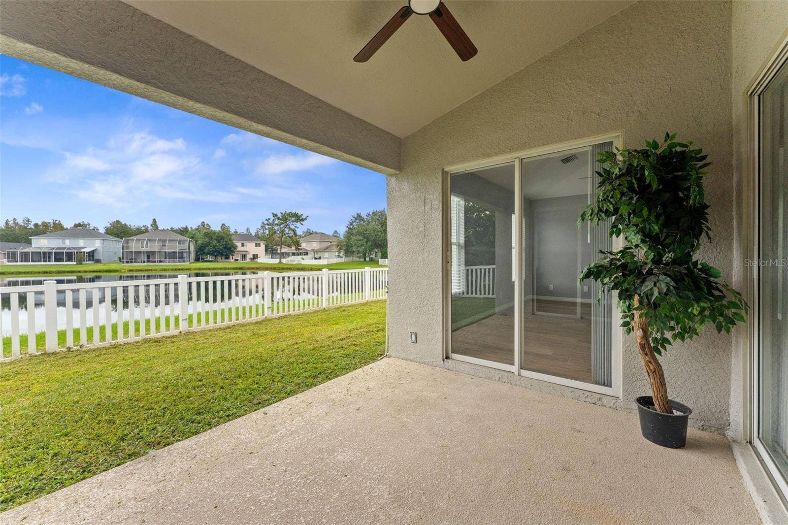 19009 FISHERMANS BEND DRIVE, Lutz, FL 33558