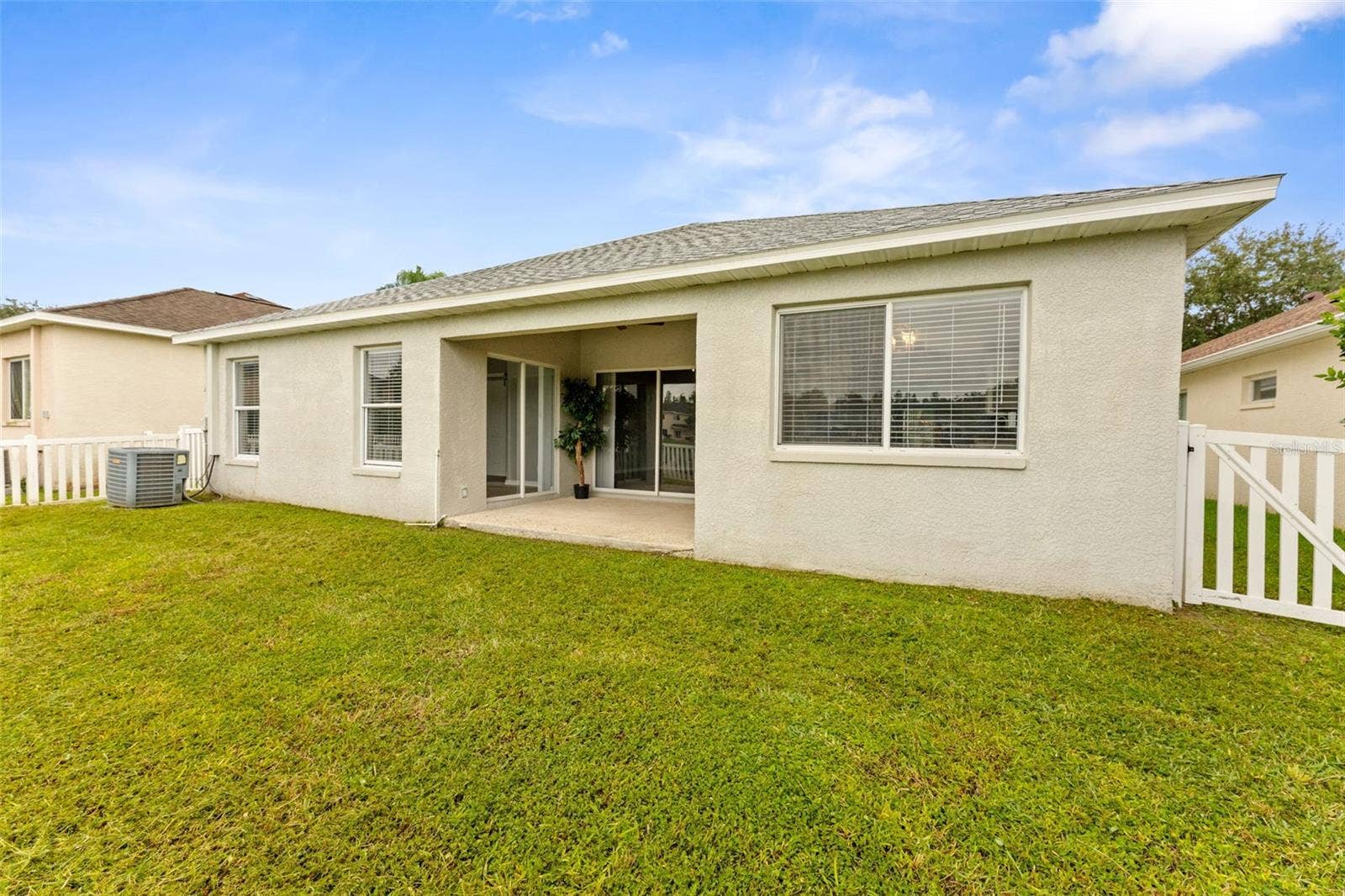 19009 FISHERMANS BEND DRIVE, Lutz, FL 33558