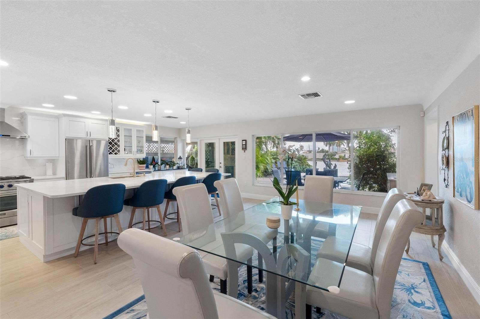 11280 5TH STREET E, Treasure Island, FL 33706 Open kitchen with lots of seating.