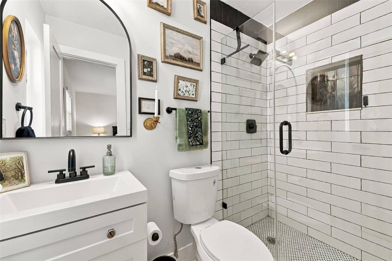 En-suite Primary Bathroom