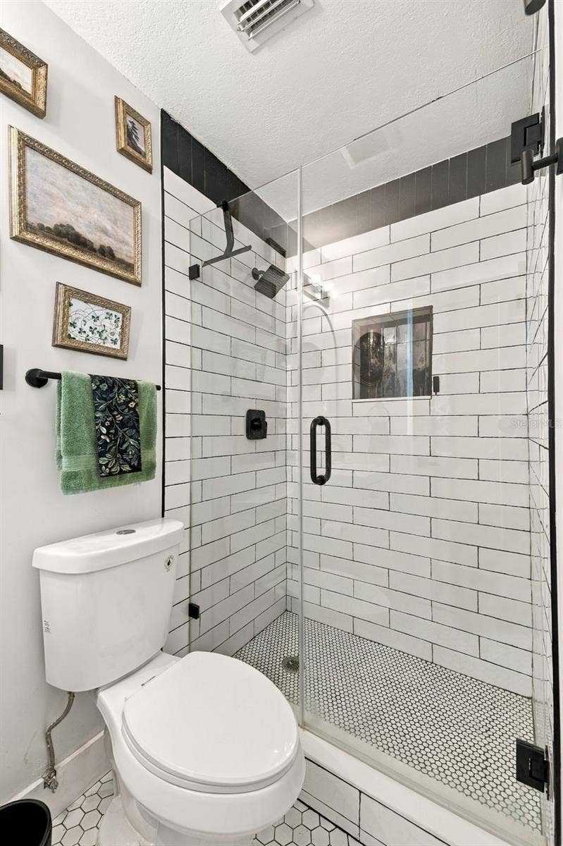 En-suite Primary Bathroom