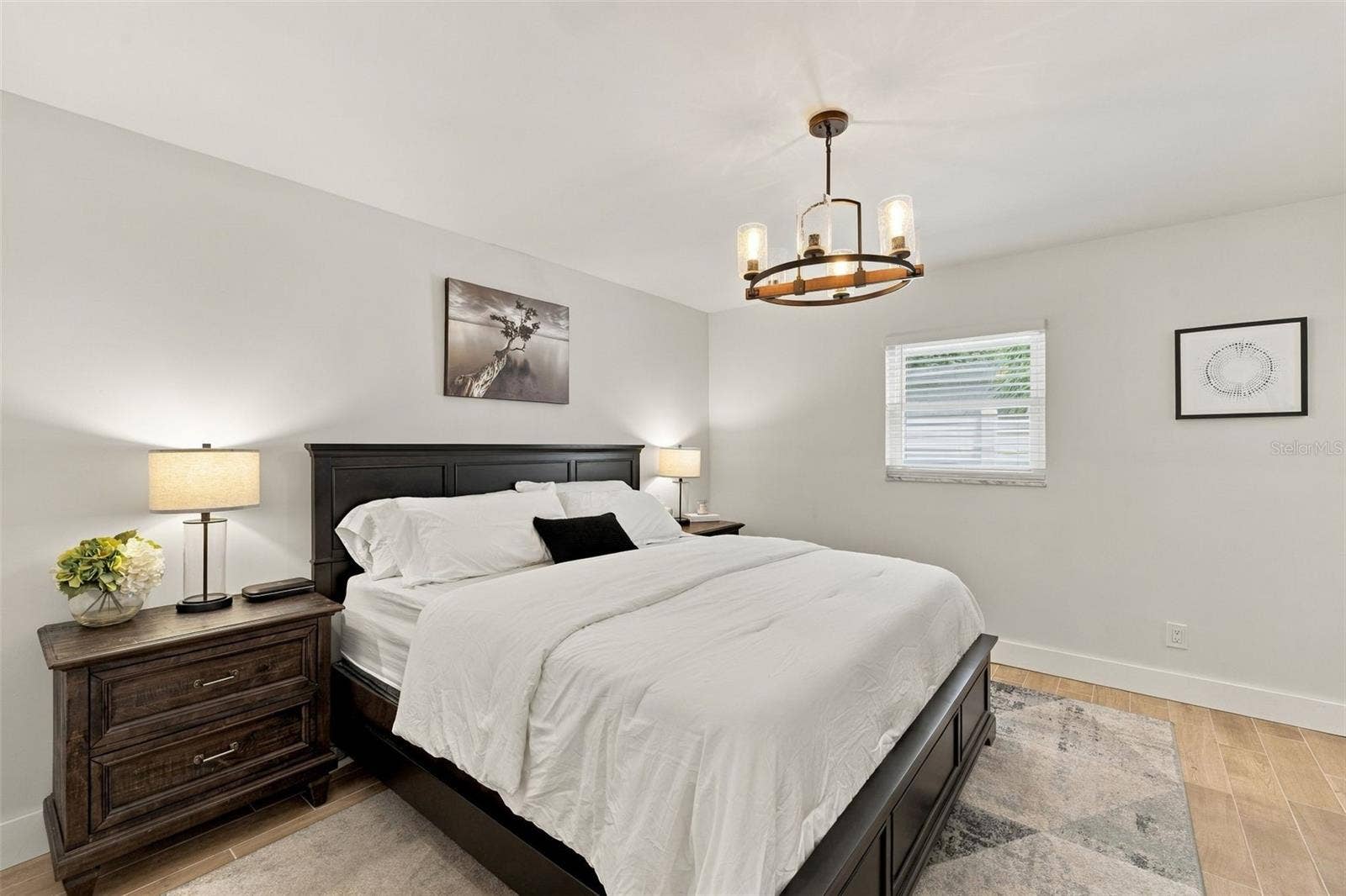 Primary Bedroom with Walk-In Closet and En-suite Bathroom