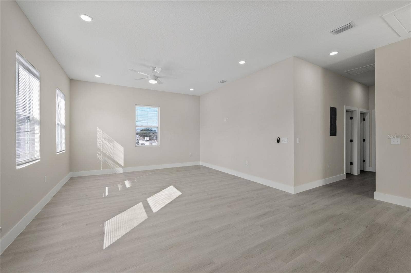 2953 MAPLEBERRY COURT, Tampa, FL 33619 2953 MAPLEBERRY COURT, Tampa, FL 33619