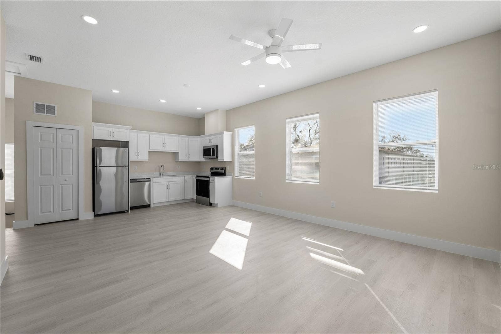 2953 MAPLEBERRY COURT, Tampa, FL 33619 2953 MAPLEBERRY COURT, Tampa, FL 33619
