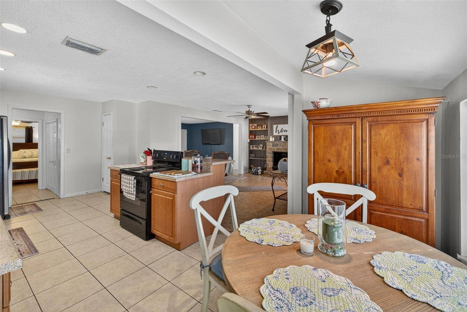 1004 MANDALAY DRIVE, Brandon, FL 33511 1004 MANDALAY DRIVE, Brandon, FL 33511