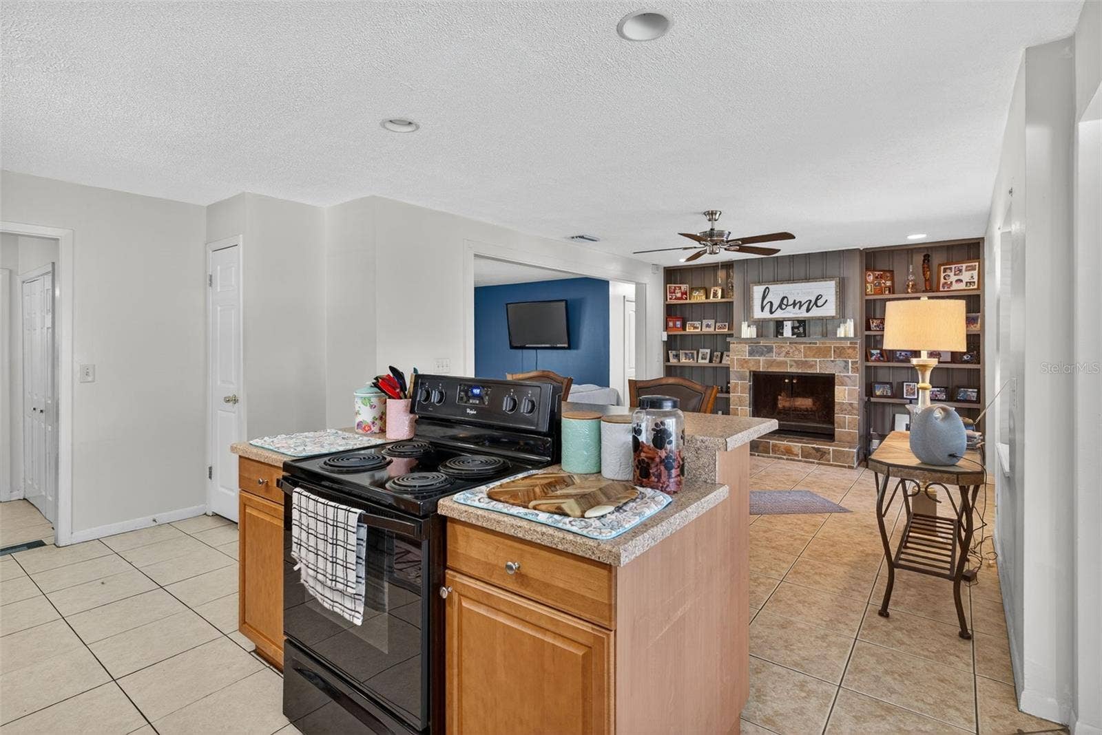 1004 MANDALAY DRIVE, Brandon, FL 33511 1004 MANDALAY DRIVE, Brandon, FL 33511