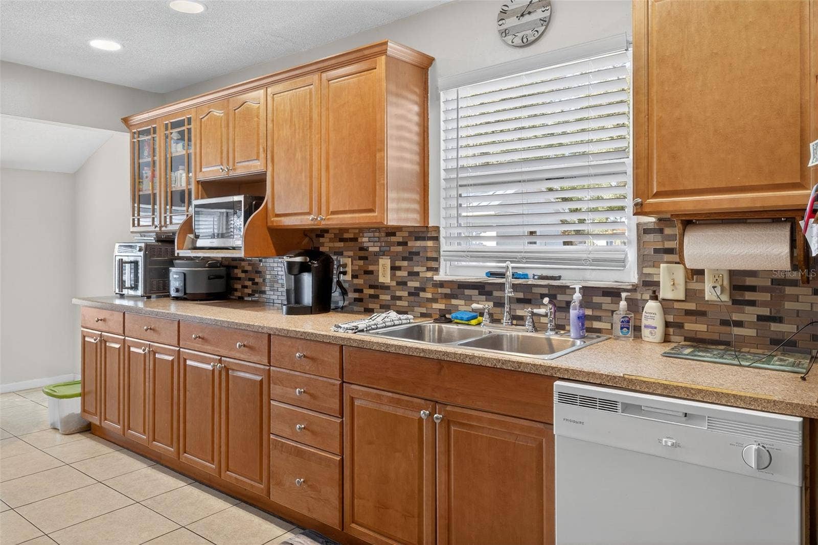 1004 MANDALAY DRIVE, Brandon, FL 33511 1004 MANDALAY DRIVE, Brandon, FL 33511