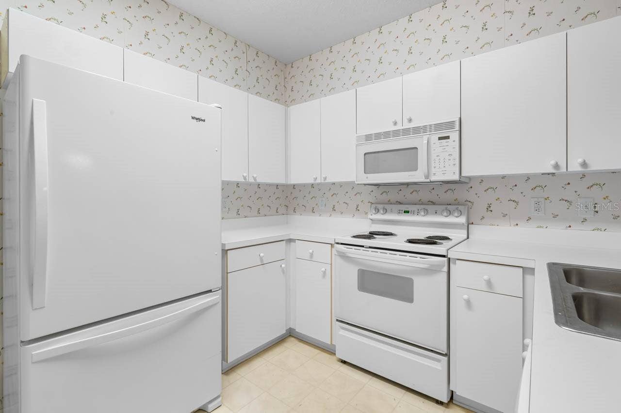 2617 NEWCOMB COURT, Sun City Center, FL 33573 Kitchen