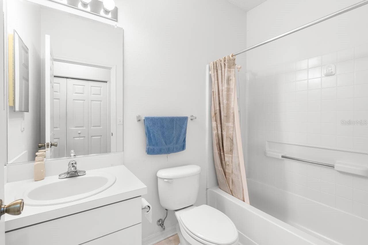 2617 NEWCOMB COURT, Sun City Center, FL 33573 Guest bathroom