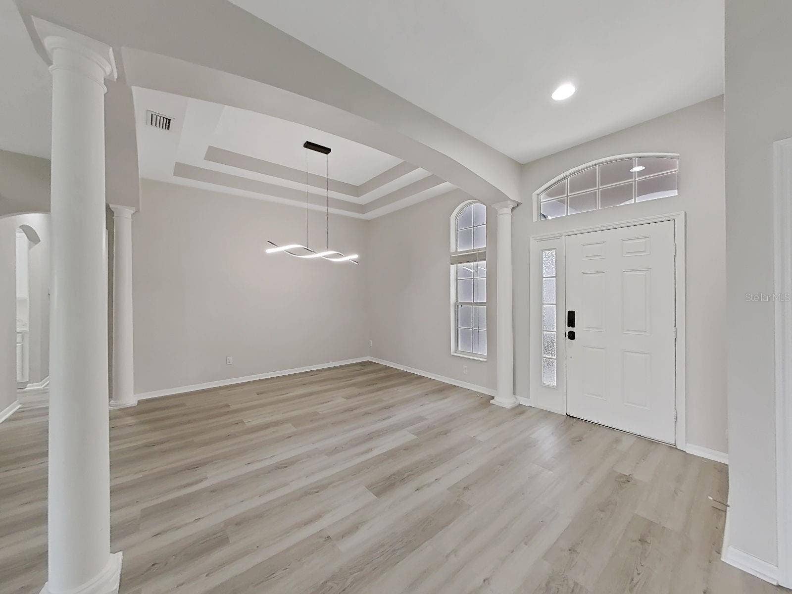 9310 MANGROVE COURT, Tampa, FL 33647 dining