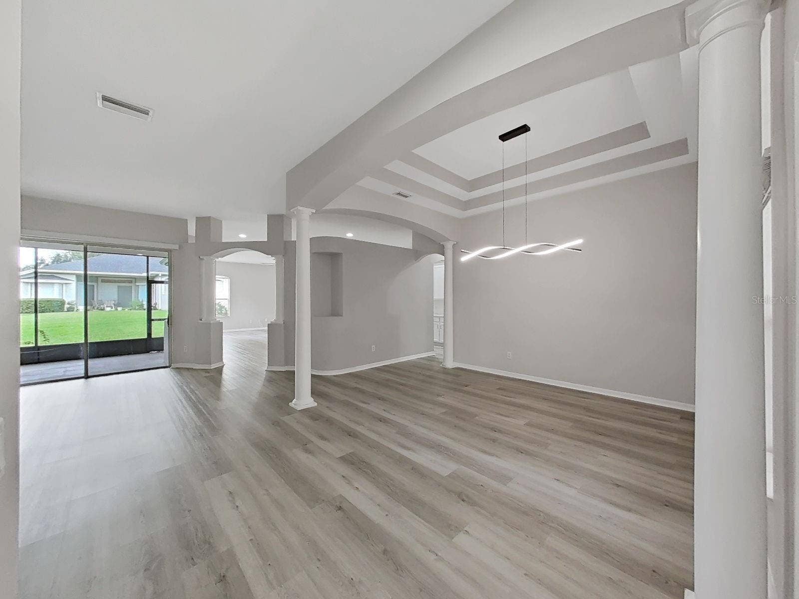 9310 MANGROVE COURT, Tampa, FL 33647 Living room