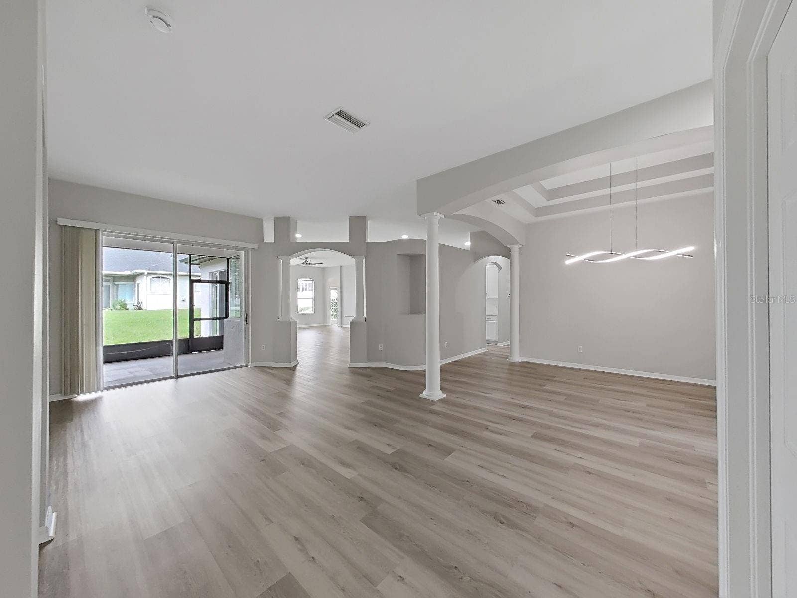 9310 MANGROVE COURT, Tampa, FL 33647 Living room