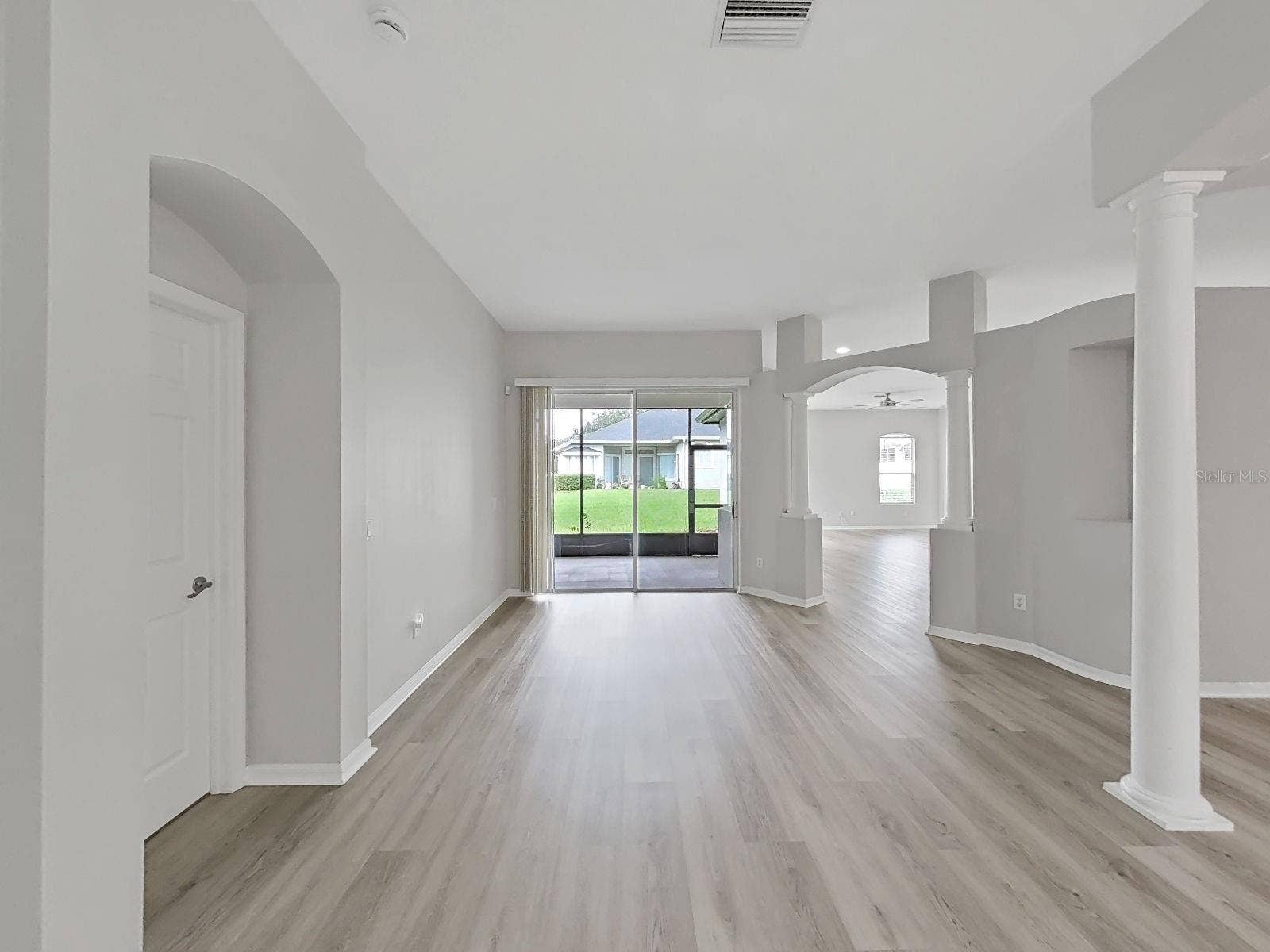9310 MANGROVE COURT, Tampa, FL 33647 Living room