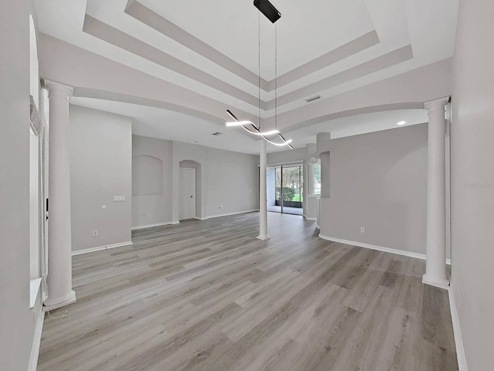 9310 MANGROVE COURT, Tampa, FL 33647 dining