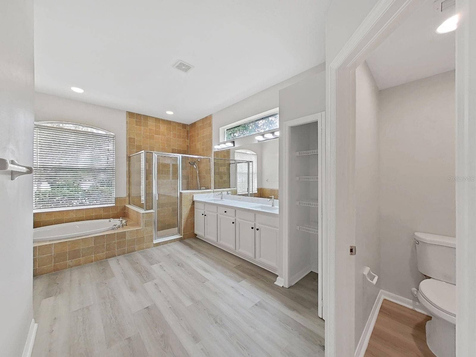 9310 MANGROVE COURT, Tampa, FL 33647 master bath