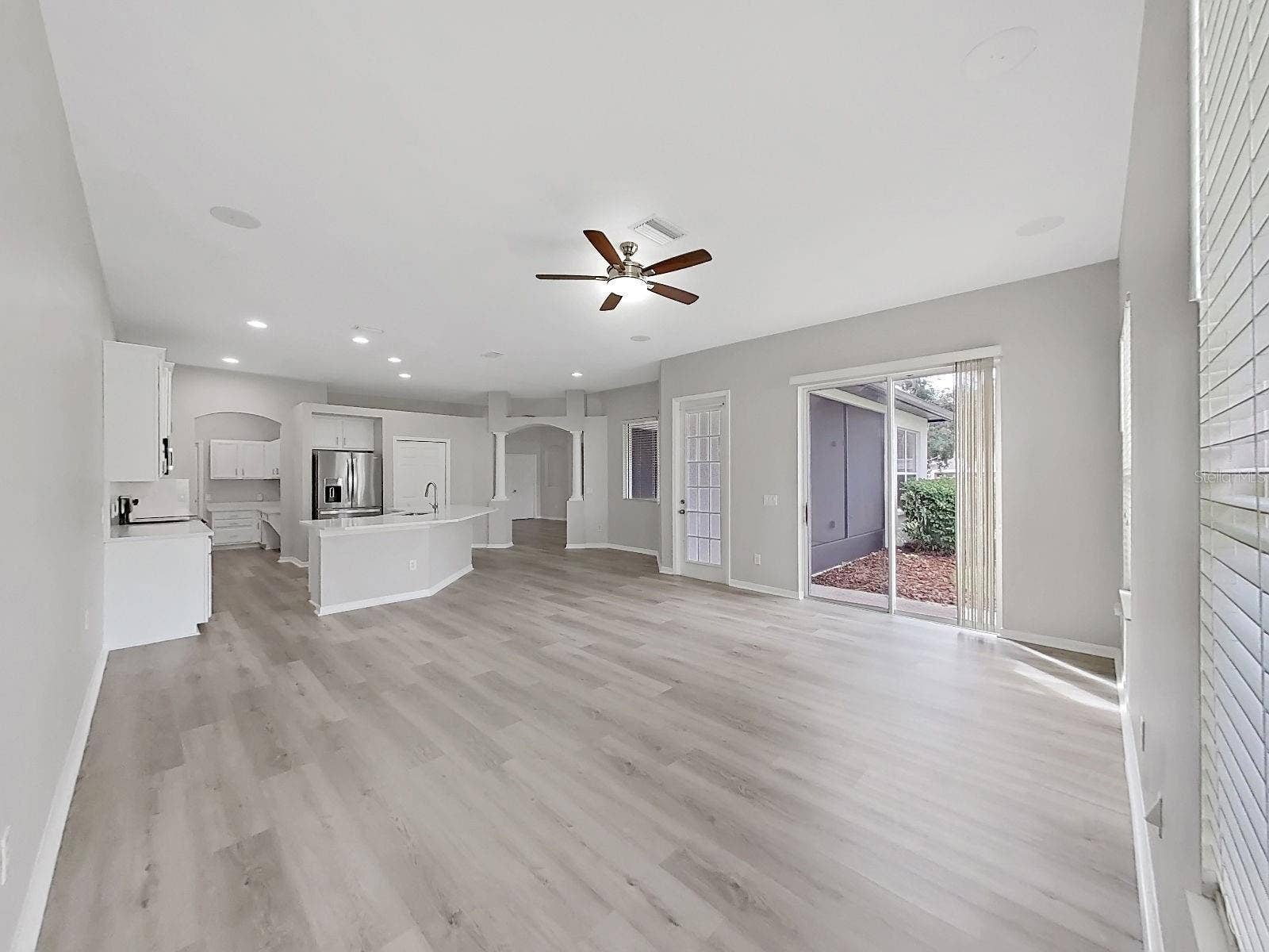 9310 MANGROVE COURT, Tampa, FL 33647 family room