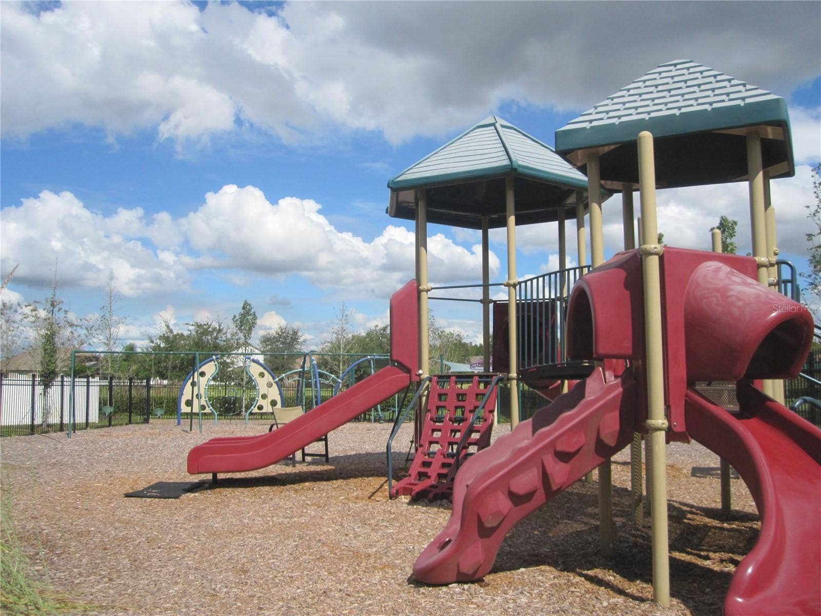 9310 MANGROVE COURT, Tampa, FL 33647 playground