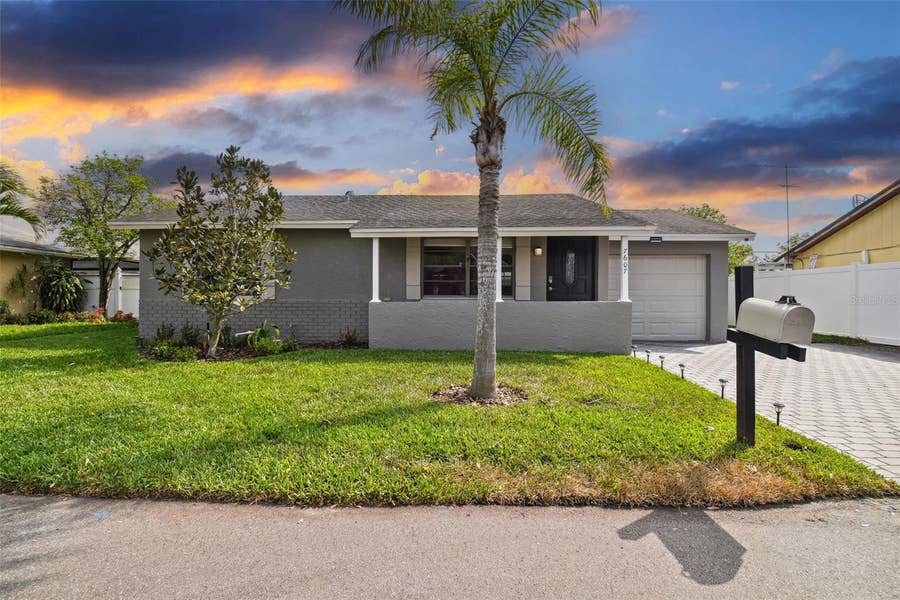 Property photo for 7607 WOODLAND OAKS COURT, Tampa, FL