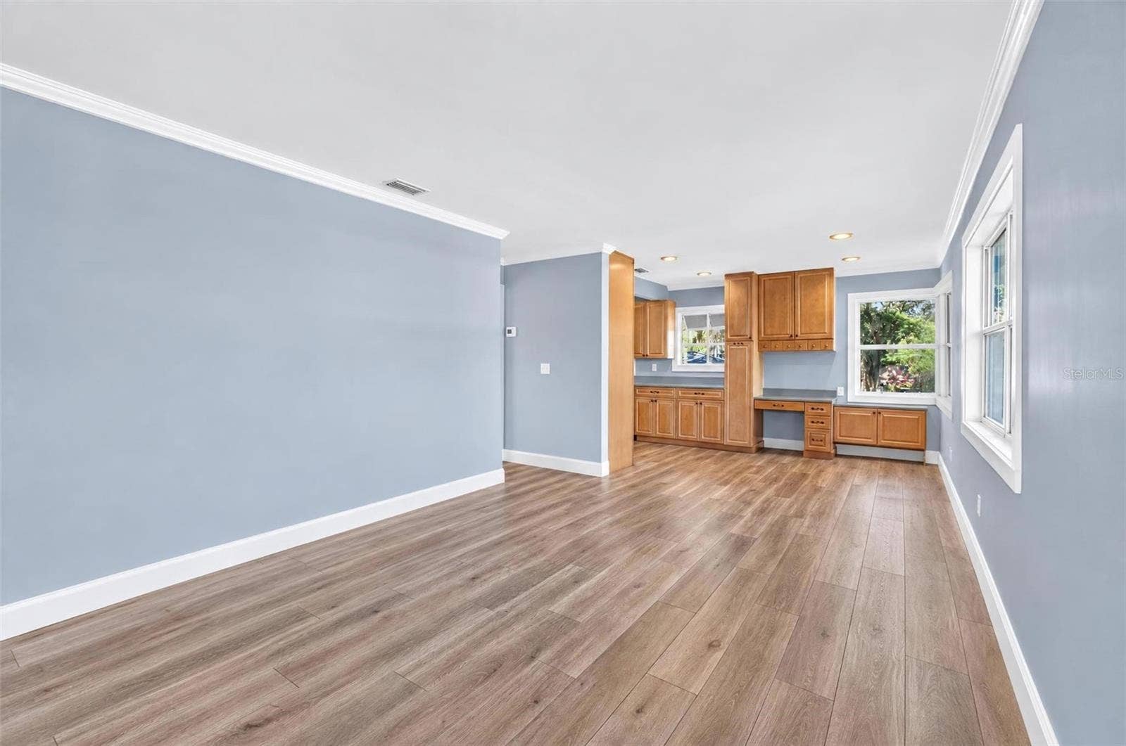 690 2ND STREET S, Safety Harbor, FL 34695 Living Room (Apartment)