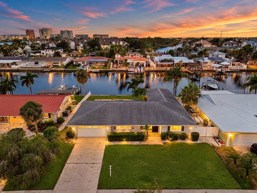 Property photo for 3938 VERSAILLES DRIVE, Tampa, FL