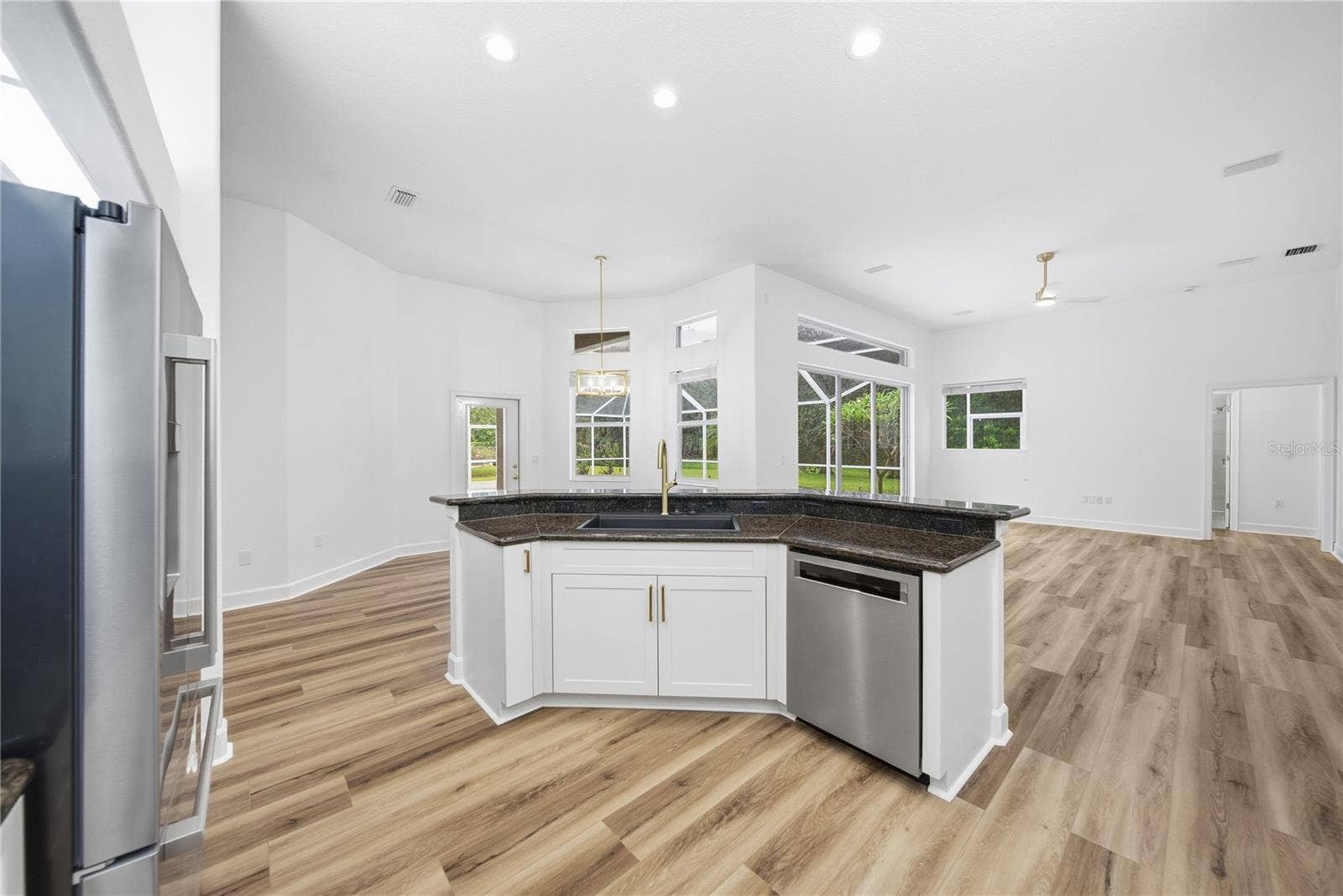4034 EXECUTIVE DRIVE, Palm Harbor, FL 34685 4034 EXECUTIVE DRIVE, Palm Harbor, FL 34685