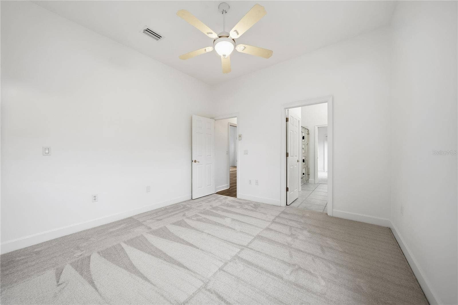 4034 EXECUTIVE DRIVE, Palm Harbor, FL 34685 4034 EXECUTIVE DRIVE, Palm Harbor, FL 34685