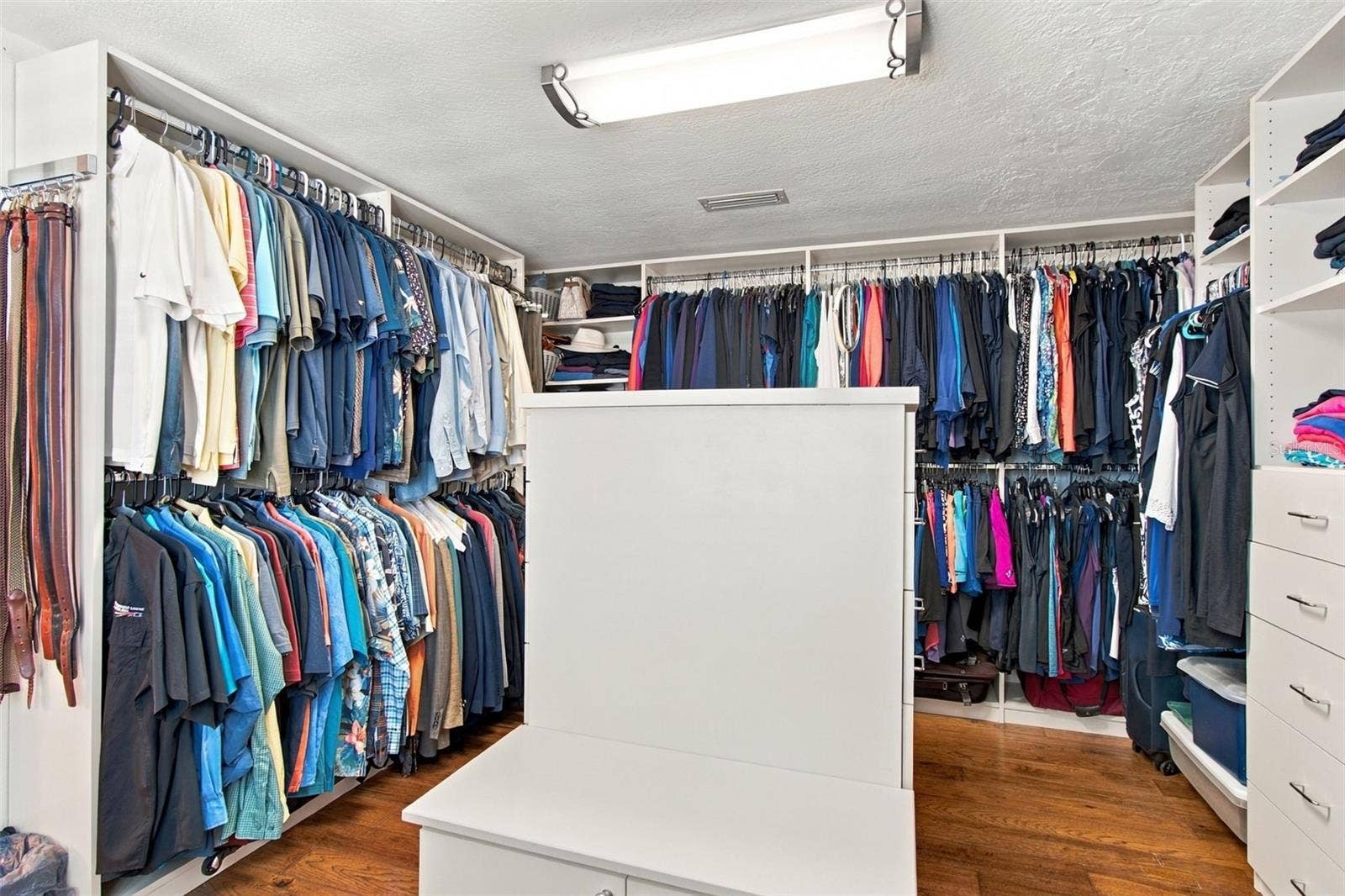 707 SNUG ISLAND, Clearwater Beach, FL 33767 707 SNUG ISLAND, Clearwater Beach, FL 33767