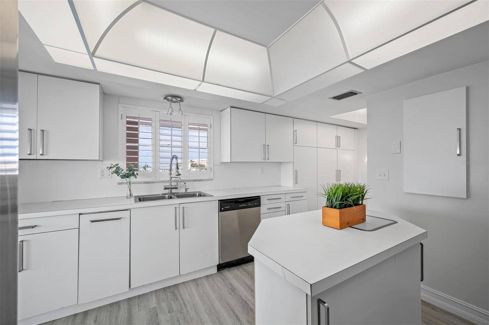 6363 GULF WINDS DRIVE, #437, St Pete Beach, FL 33706 6363 GULF WINDS DRIVE, #437, St Pete Beach, FL 33706