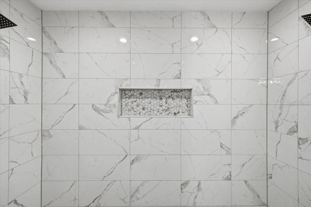 10149 ROCKBAY ROAD, Brooksville, FL 34601 Shower in Primary Bathroom