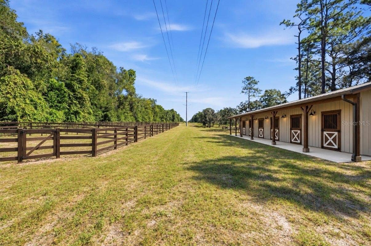 10149 ROCKBAY ROAD, Brooksville, FL 34601 Virtually created paddocks and barn...imagine the possibilities!