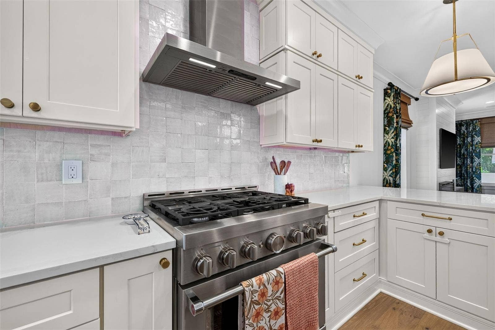 526 13TH AVENUE S, St Petersburg, FL 33701