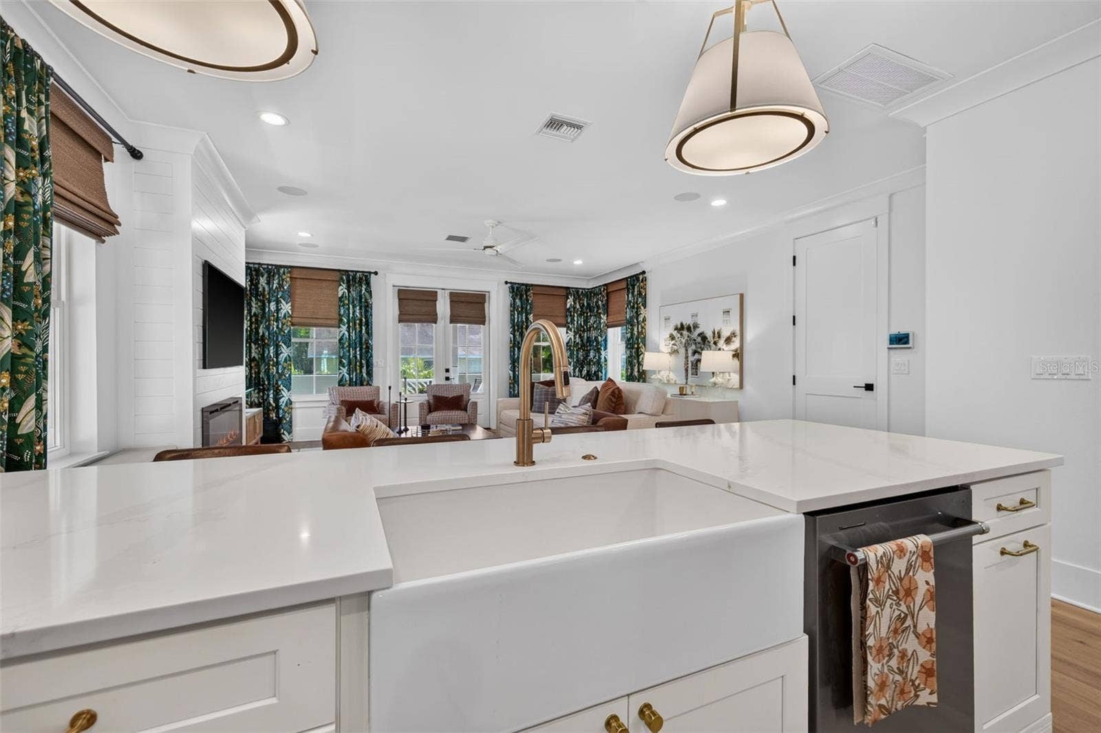 526 13TH AVENUE S, St Petersburg, FL 33701