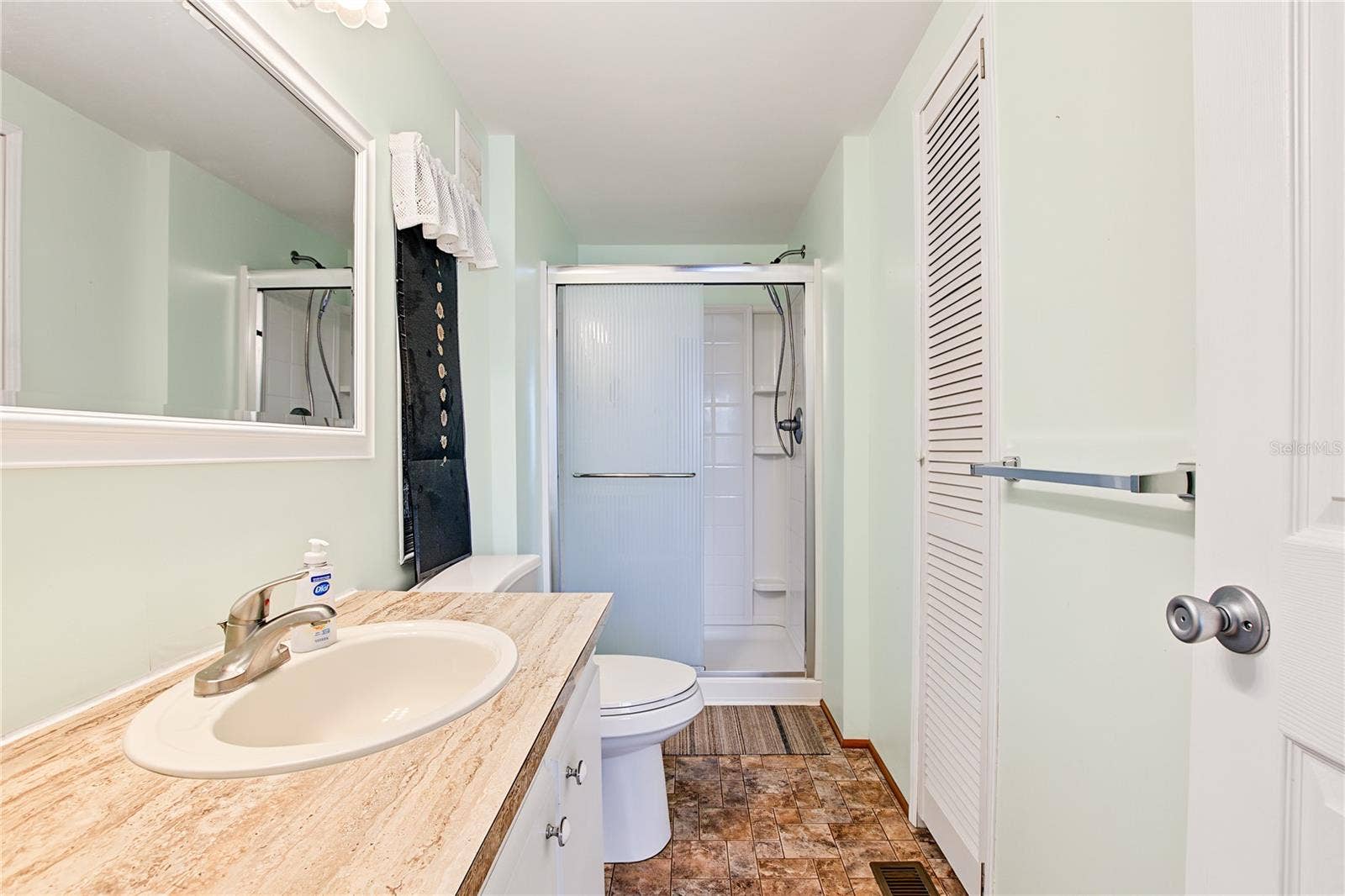 5716 PAWNEE STREET, Zephyrhills, FL 33542 master bathroom