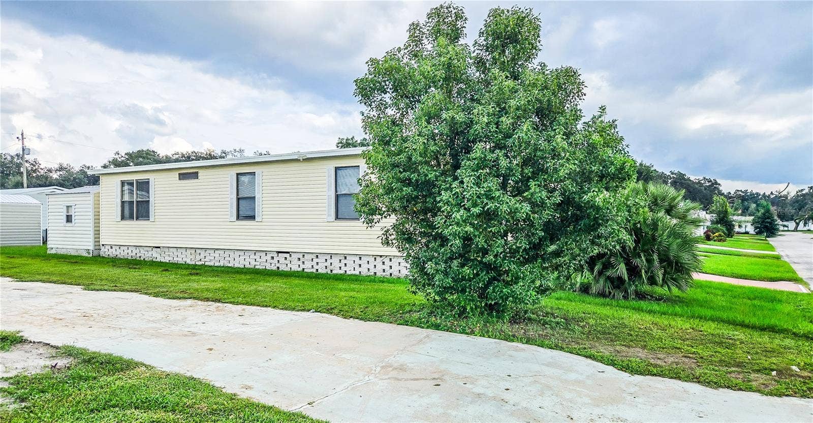 5716 PAWNEE STREET, Zephyrhills, FL 33542 5716 PAWNEE STREET, Zephyrhills, FL 33542
