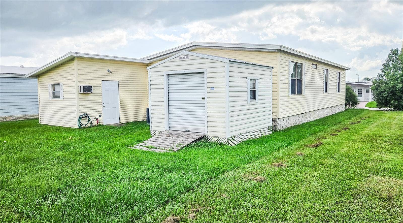 5716 PAWNEE STREET, Zephyrhills, FL 33542 5716 PAWNEE STREET, Zephyrhills, FL 33542