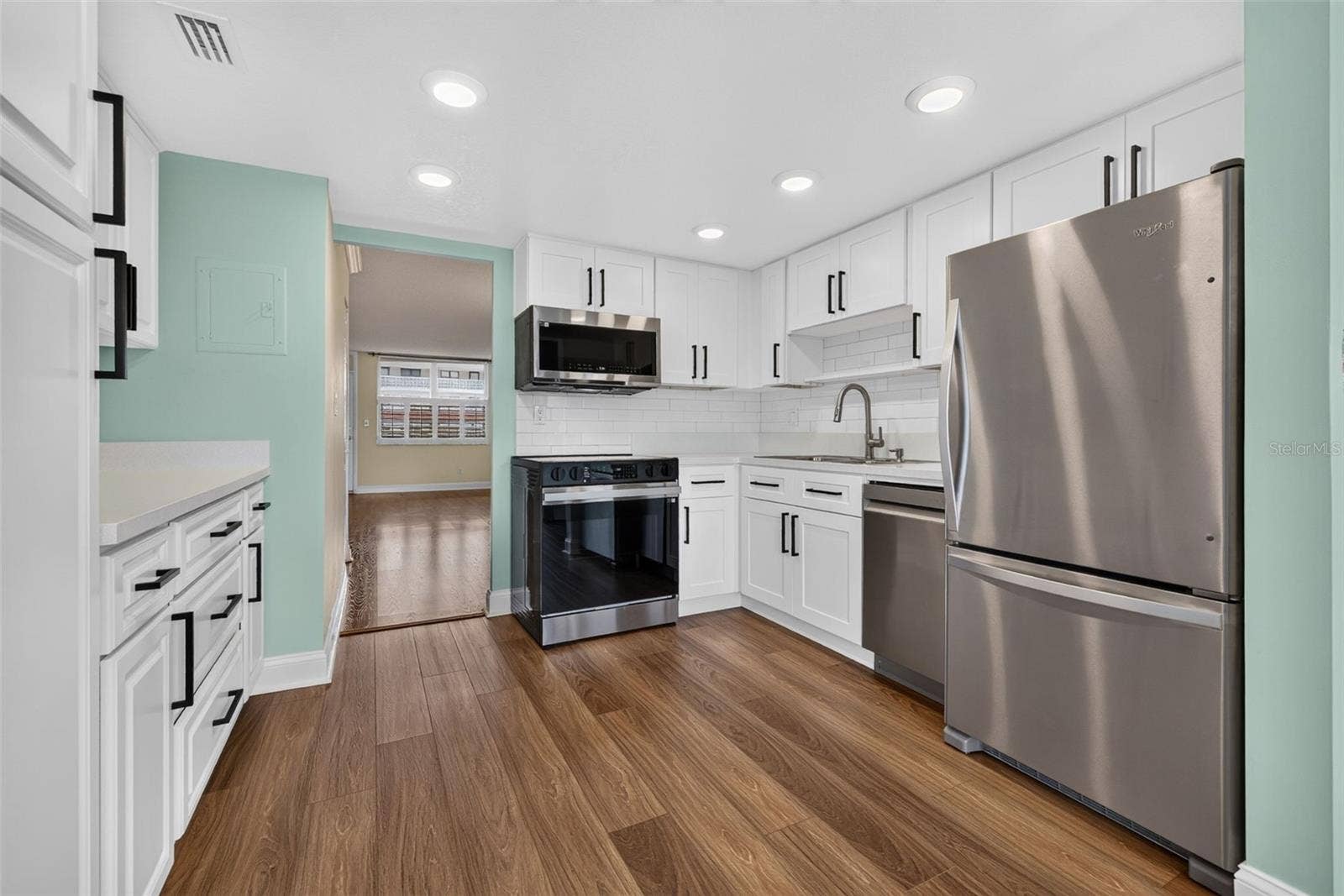 4915 BAY STREET NE, #124, St Petersburg, FL 33703 4915 BAY STREET NE, #124, St Petersburg, FL 33703